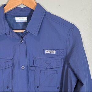 Columbia Long Sleeve Button-Down PFG Vented Fishing Shirt-Blue-Women Medium